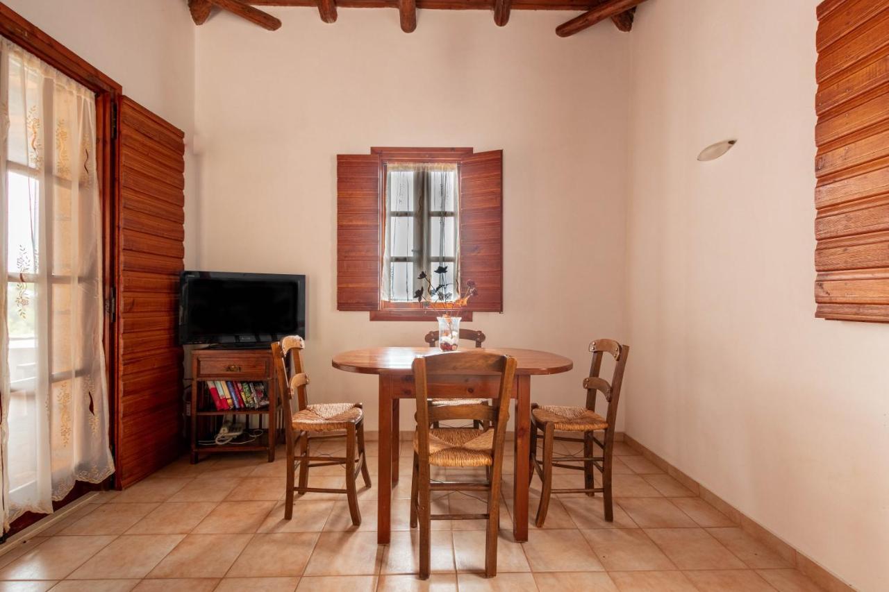 Porto Kalamitsi Stone-Built Bungalows Kardhamili Exterior foto